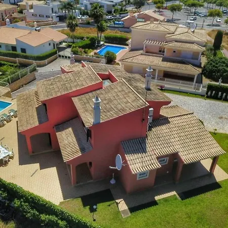 Mikael - Free Wi-fi - Aircon - Private Pool By Bedzy *