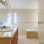 Mikael - Free Wi-fi - Aircon - Private Pool By Bedzy Villa Albufeira