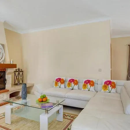 Villa Mikael - Free Wi-fi - Aircon - Private Pool By Bedzy