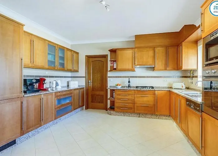 Mikael - Free Wi-fi - Aircon - Private Pool By Bedzy Villa Albufeira