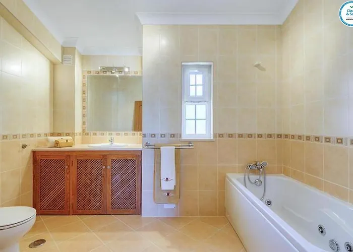 Villa Mikael - Free Wi-fi - Aircon - Private Pool By Bedzy Albufeira